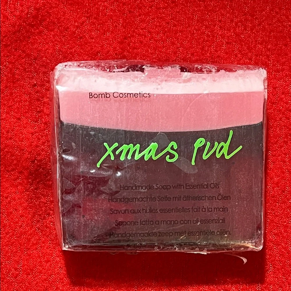 Bomb Cosmetics Xmas Pud Soap- decorative soap NEW
